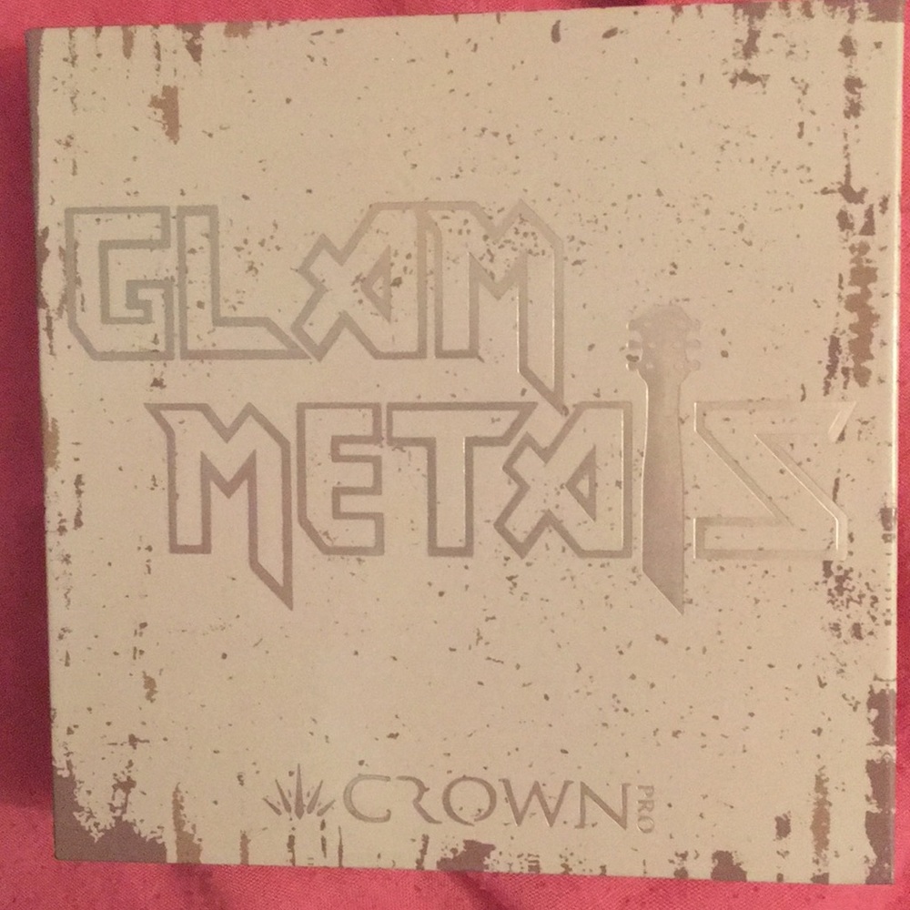 Glam Metals Crown Eyeshadow Palette